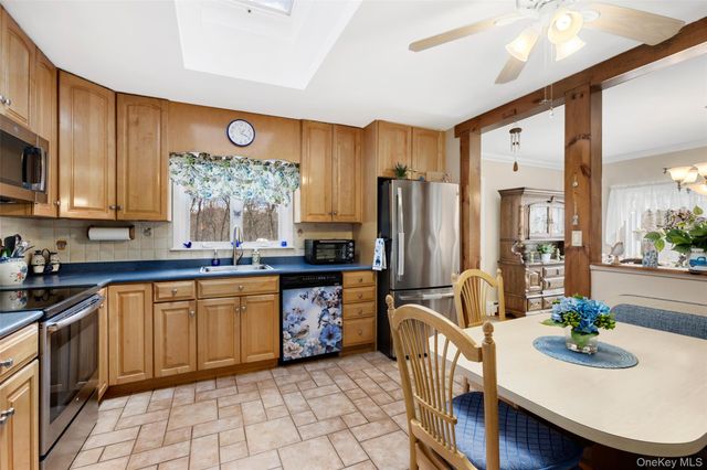 37 Tanager Road, Mahopac, NY 10541