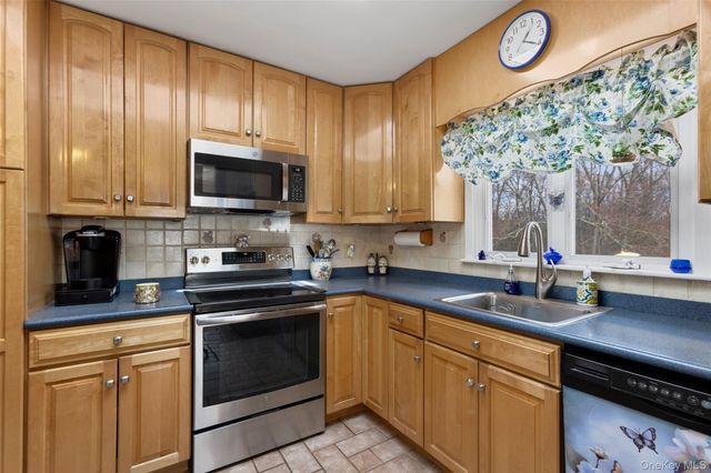 37 Tanager Road, Mahopac, NY 10541