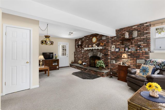 37 Tanager Road, Mahopac, NY 10541