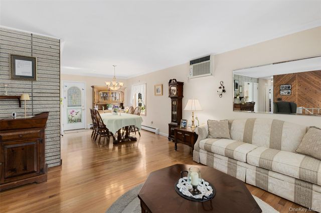 37 Tanager Road, Mahopac, NY 10541