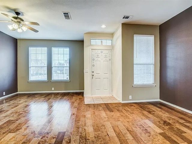 2742 Olympic Park Drive, Grand Prairie, TX 75050