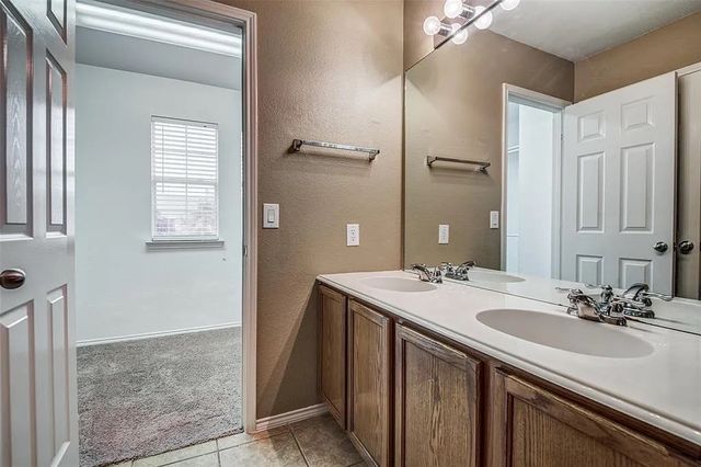 2742 Olympic Park Drive, Grand Prairie, TX 75050