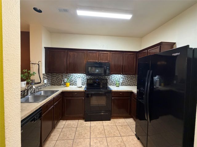 2742 Olympic Park Drive, Grand Prairie, TX 75050