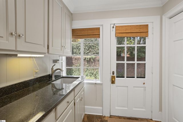 517 Mcdaniel Avenue, Greenville, SC 29601