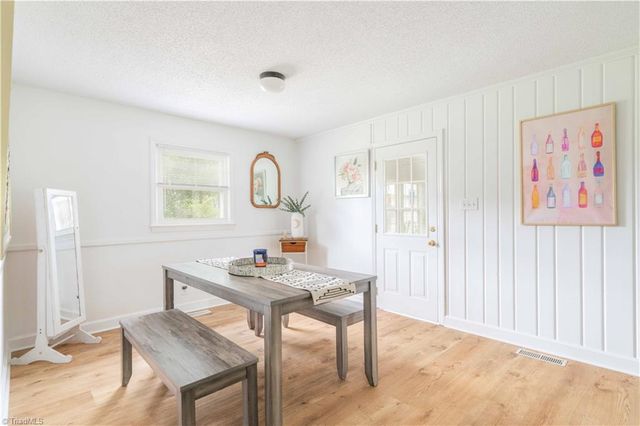 1826 Old Hollow Road, Walkertown, NC 27051