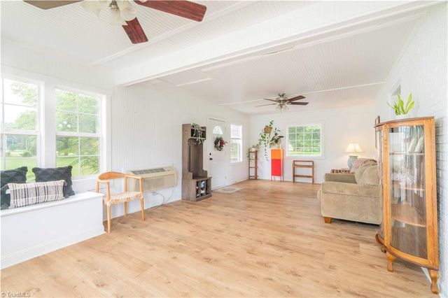 1826 Old Hollow Road, Walkertown, NC 27051