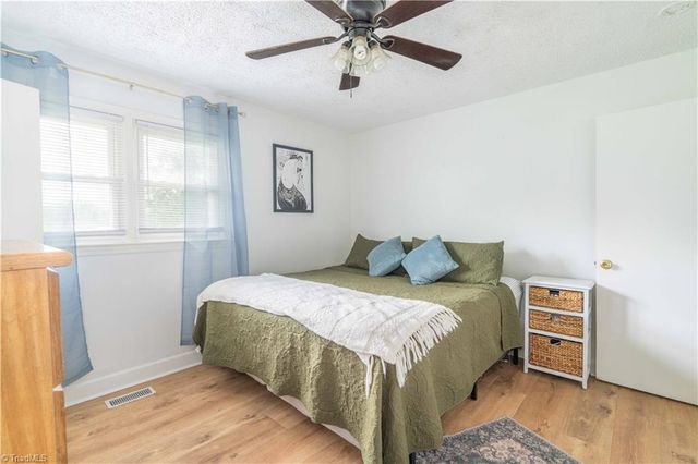 1826 Old Hollow Road, Walkertown, NC 27051