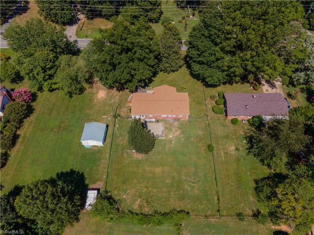 1826 Old Hollow Road, Walkertown, NC 27051