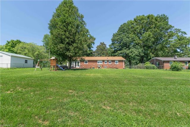 1826 Old Hollow Road, Walkertown, NC 27051