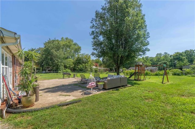 1826 Old Hollow Road, Walkertown, NC 27051