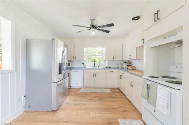 1826 Old Hollow Road, Walkertown, NC 27051