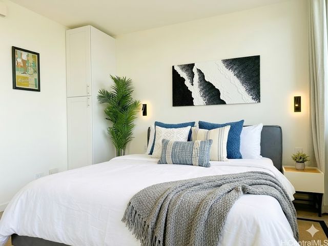 444 Kanekapolei Street 1402, Honolulu, HI 96815