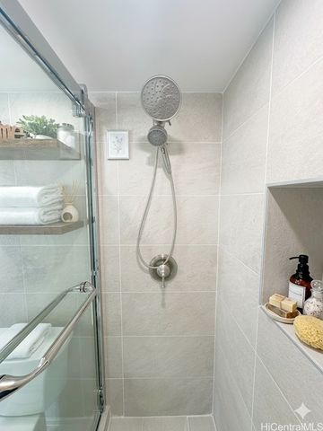 444 Kanekapolei Street 1402, Honolulu, HI 96815