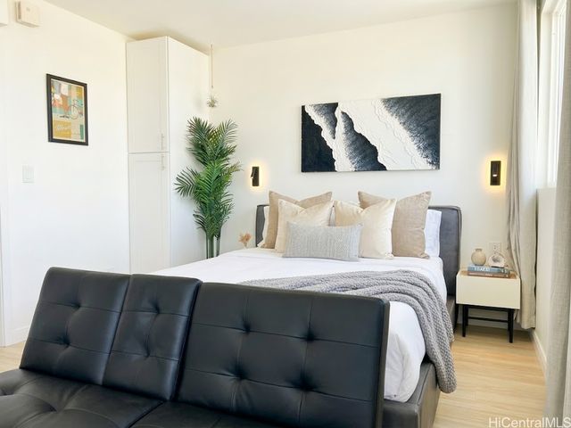 444 Kanekapolei Street 1402, Honolulu, HI 96815
