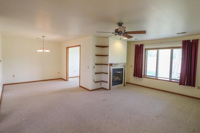 107 Buckingham Court, Cambridge, WI 53523