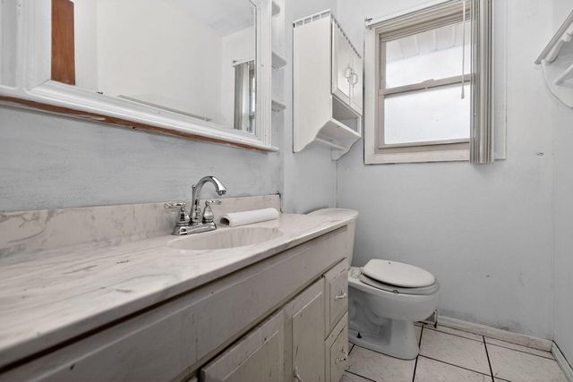 8091 Pingree AVENUE, Milwaukee, WI 53224