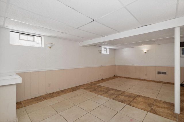 8091 Pingree AVENUE, Milwaukee, WI 53224