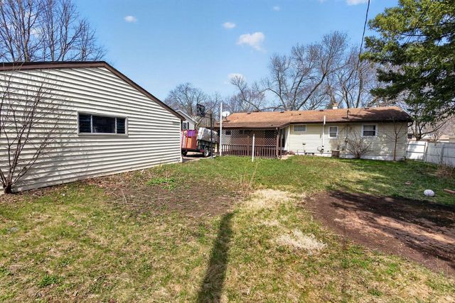 8091 Pingree AVENUE, Milwaukee, WI 53224