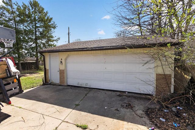 8091 Pingree AVENUE, Milwaukee, WI 53224