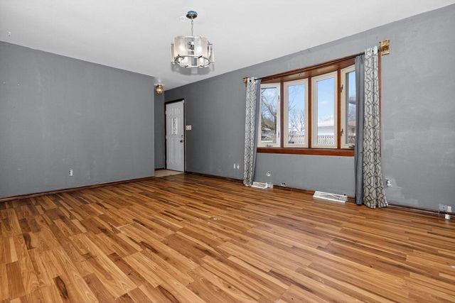 8091 Pingree AVENUE, Milwaukee, WI 53224