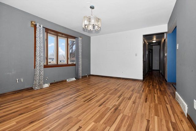 8091 Pingree AVENUE, Milwaukee, WI 53224