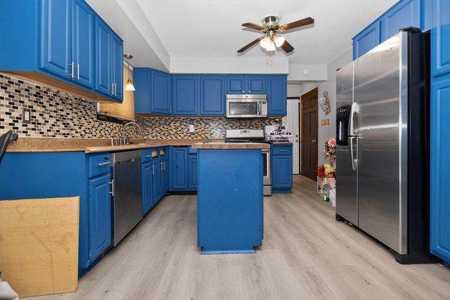 8091 Pingree AVENUE, Milwaukee, WI 53224