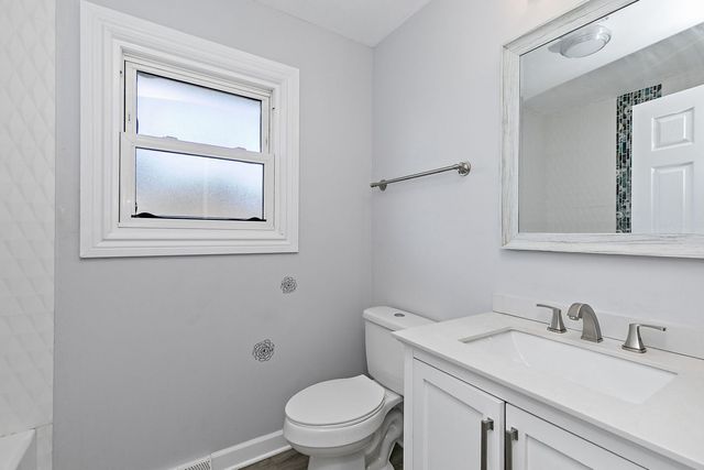 555 Lowden Avenue, Glen Ellyn, IL 60137