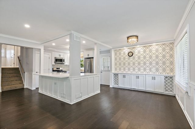 555 Lowden Avenue, Glen Ellyn, IL 60137