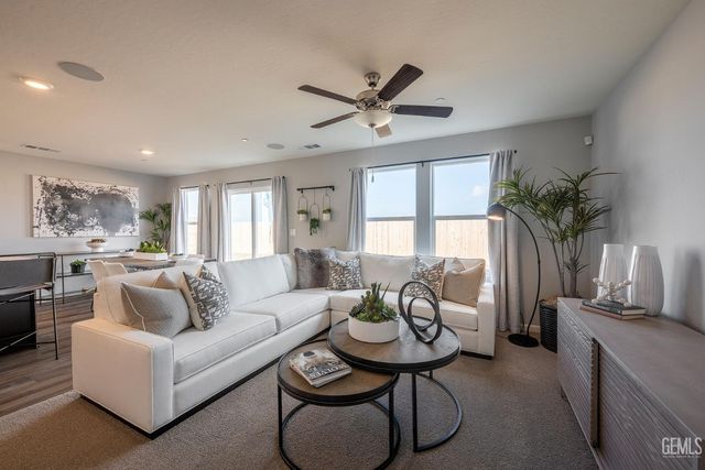 13824 Ivory Chalice Drive 15 LW, Bakersfield, CA 93311