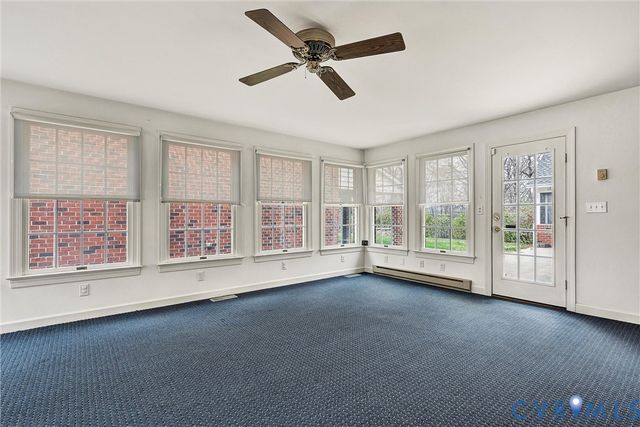 77 Gloucester Ct, Troutville, VA 24175