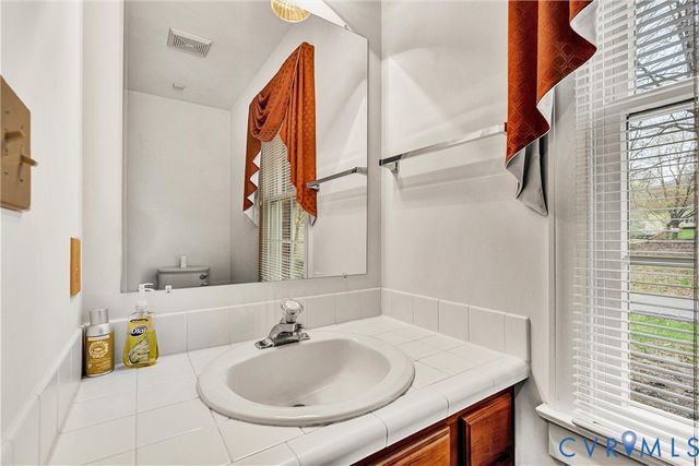 77 Gloucester Ct, Troutville, VA 24175
