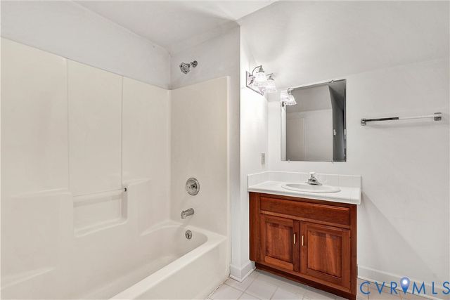 77 Gloucester Ct, Troutville, VA 24175