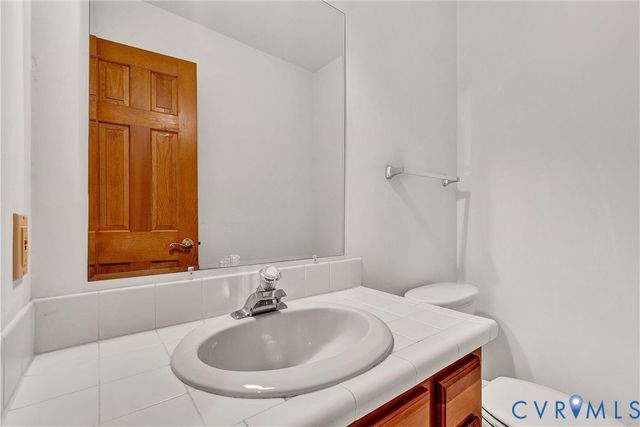 77 Gloucester Ct, Troutville, VA 24175