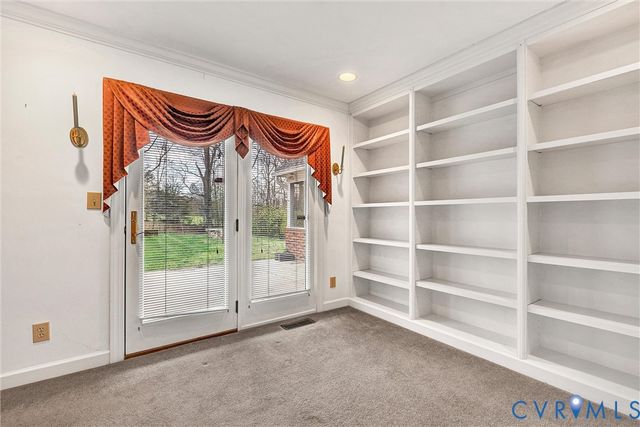 77 Gloucester Ct, Troutville, VA 24175