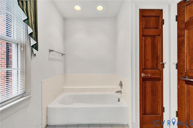 77 Gloucester Ct, Troutville, VA 24175