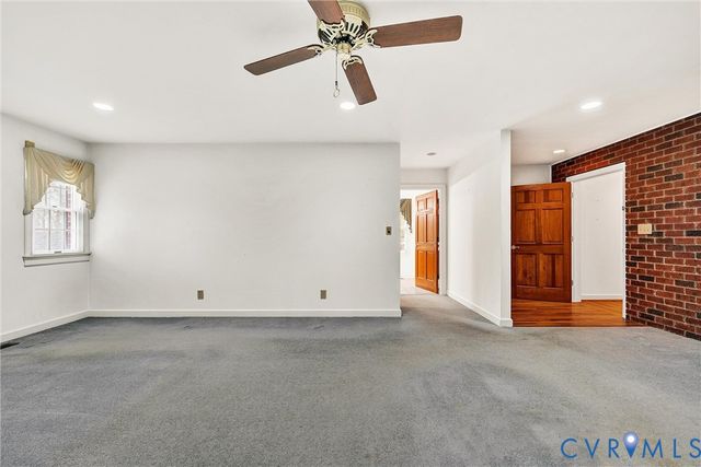 77 Gloucester Ct, Troutville, VA 24175