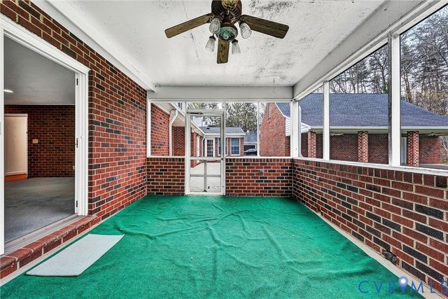 77 Gloucester Ct, Troutville, VA 24175