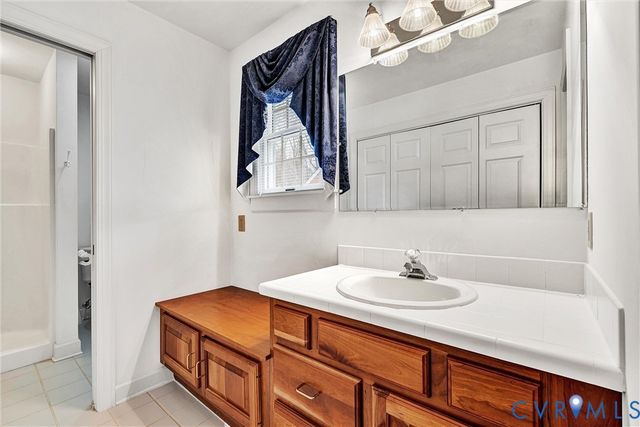 77 Gloucester Ct, Troutville, VA 24175