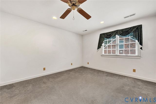 77 Gloucester Ct, Troutville, VA 24175