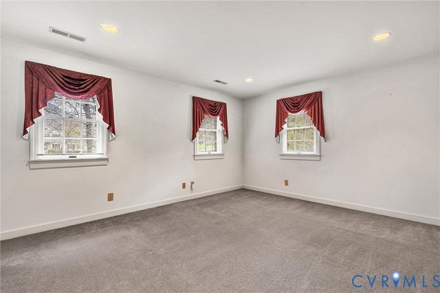 77 Gloucester Ct, Troutville, VA 24175