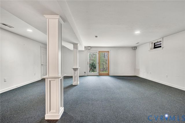 77 Gloucester Ct, Troutville, VA 24175