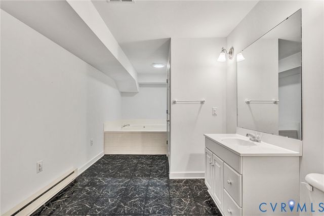 77 Gloucester Ct, Troutville, VA 24175