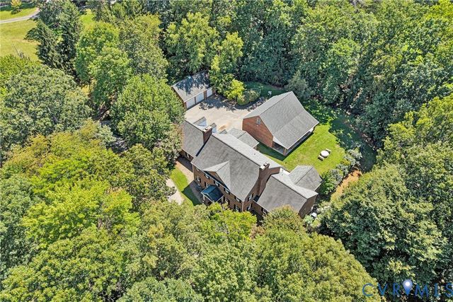 77 Gloucester Ct, Troutville, VA 24175