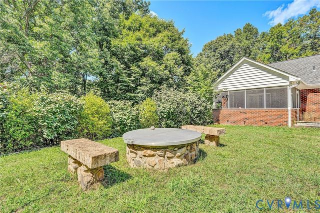 77 Gloucester Ct, Troutville, VA 24175
