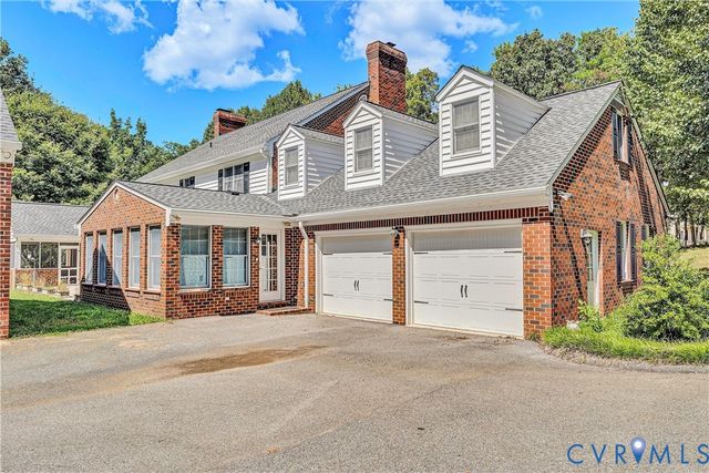 77 Gloucester Ct, Troutville, VA 24175