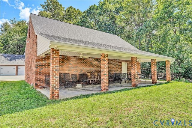 77 Gloucester Ct, Troutville, VA 24175