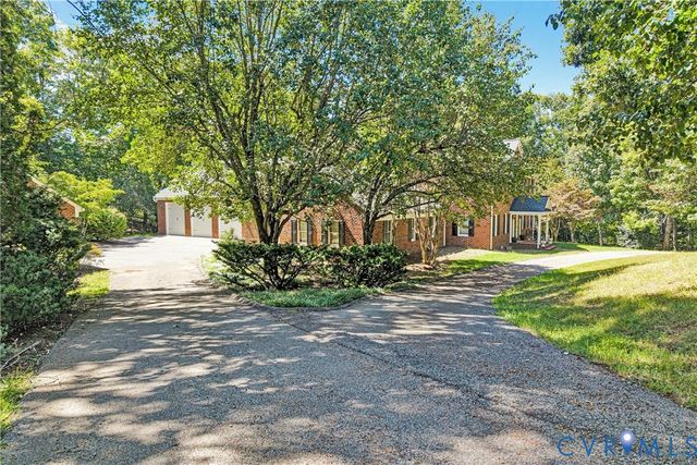 77 Gloucester Ct, Troutville, VA 24175