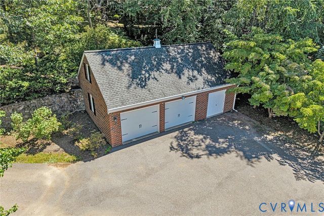 77 Gloucester Ct, Troutville, VA 24175