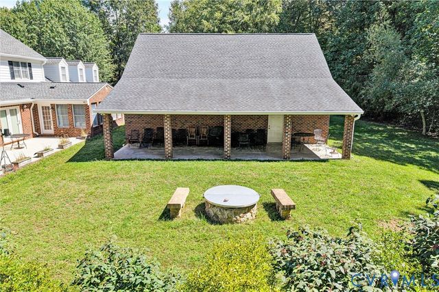 77 Gloucester Ct, Troutville, VA 24175