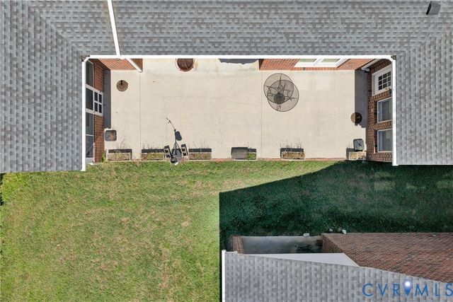 77 Gloucester Ct, Troutville, VA 24175